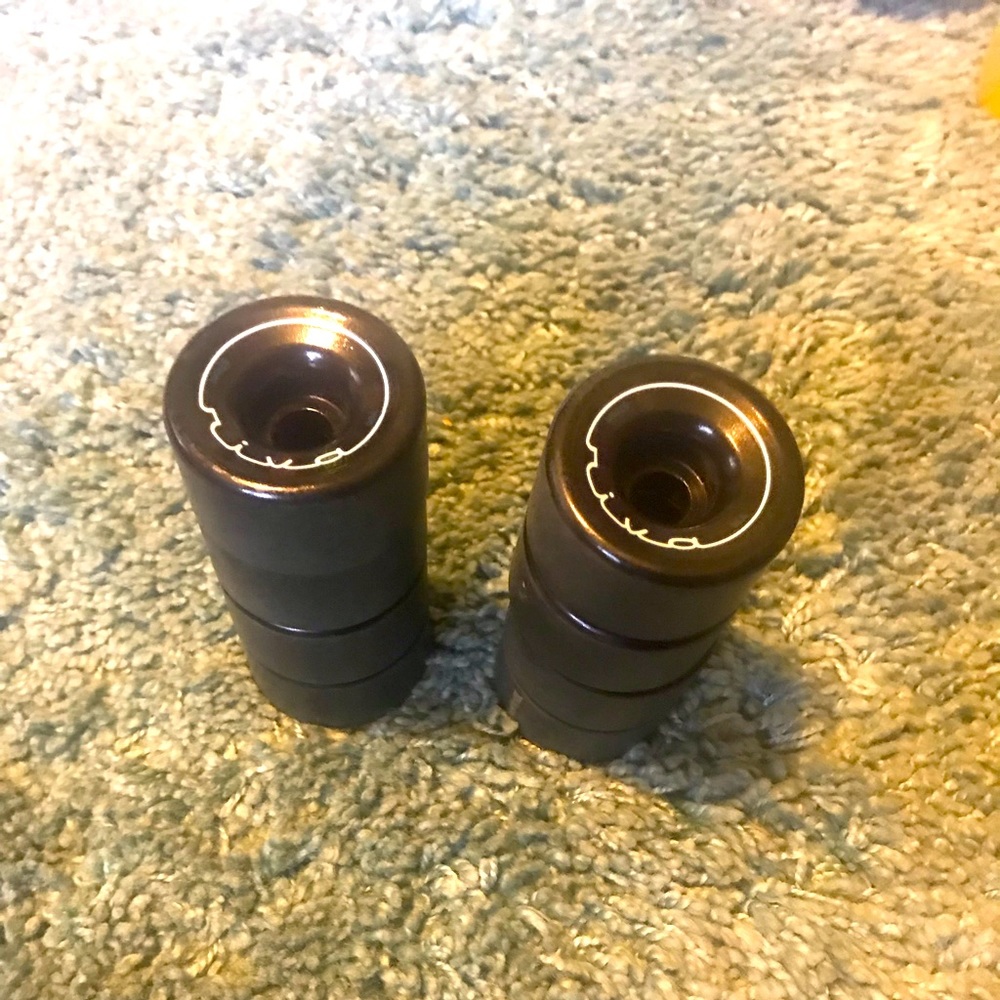Skate wheels 8total